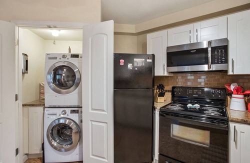 Hilton Head Island Condo | Beautiful 2BR/2Bath Unit - 1.5 Blocks from the Beach