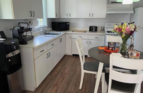 South Glengarry Cabin | Beautiful 2BR Waterfront Cottage! #3nn