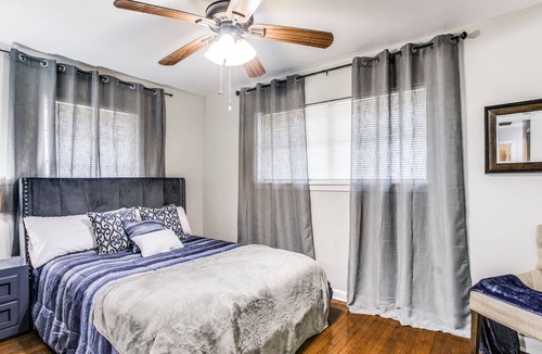Edgebrook House | Beautiful 3 BD Fully Equipped Home Near Downtown