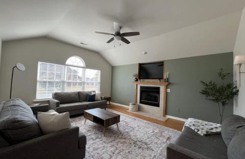 Bentonville House | Beautiful 3 bed 2 bath home near Crystal Bridges