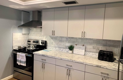 Clearwater House | Beautiful 3 bed 2 bath home by park