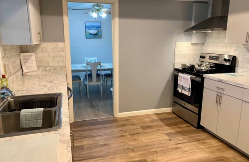 Clearwater House | Beautiful 3 bed 2 bath home by park