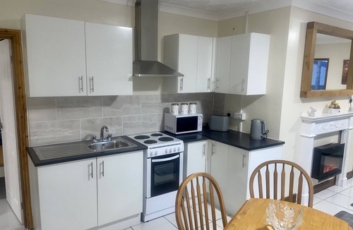 Bircotes Cottage | Beautiful 3-bed Bungalow in Bawtry Doncaster