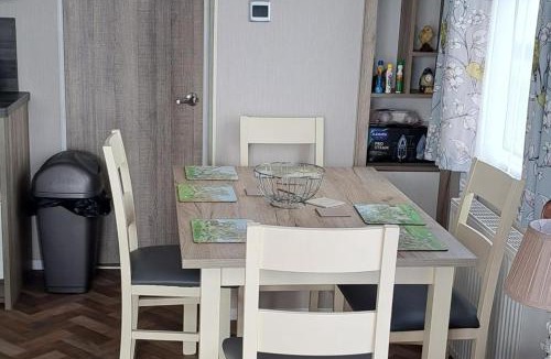 Lydd House | Beautiful 3-Bed Lodge in kent