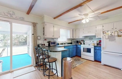 Rehoboth Beach House | BEAUTIFUL 3 Bed 2 Bath Home. Located between REHOBOTH and LEWES