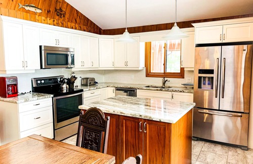 Minden Hills House | Beautiful 3 Bedroom Lakefront Cottage
