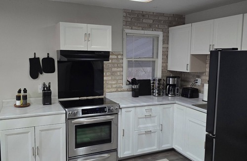 St. Joseph House | Beautiful 3-bedroom house in delightful Saint Joseph, IL!