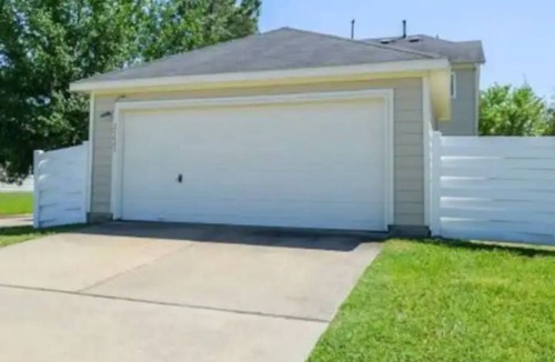 Barker House | *Beautiful 3-bedroom 2 story home great location.