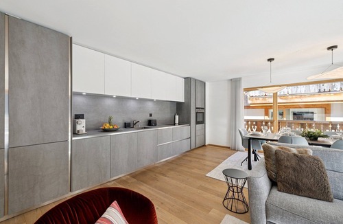 Champery Apartment | Beautiful 3 bedroom apartment with jacuzzi in Montagnier - By Mrs Miggins