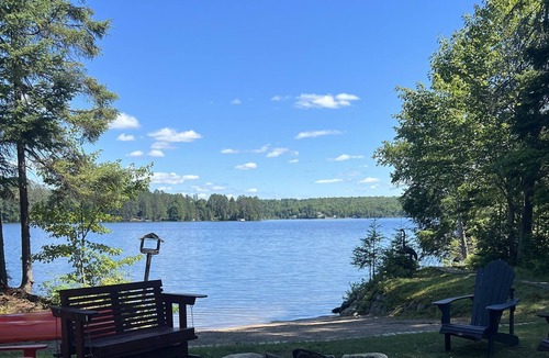 Strong Cottage | Beautiful 3 Bedroom Cottage located on Deer Lake!