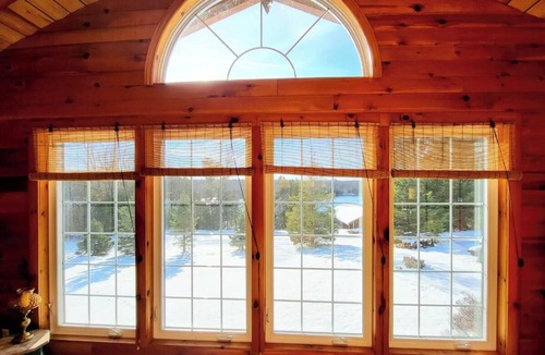 North Frontenac Cabin | Beautiful 3 Bedroom Loft Cabin