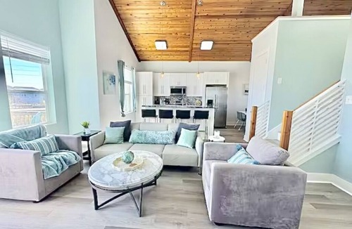 Pointe San Luis House | Beautiful 3-bedroom house Ocean View, Grill, Community Pool and Beach Gear