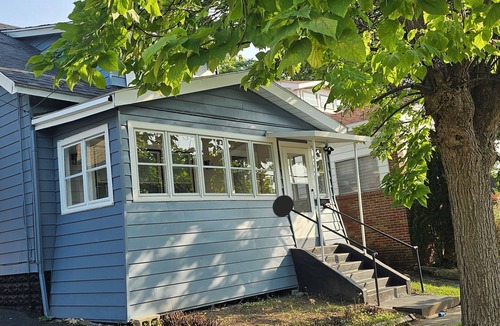 Syracuse House | Beautiful 3-bedroom house with AC in delightful Syracuse