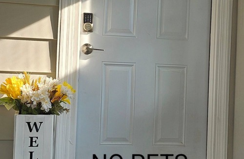 Syracuse House | Beautiful 3-bedroom house with AC in delightful Syracuse