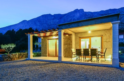 Orebic House | Beautiful 3-Bedroom Holiday Home with amazing sea view!