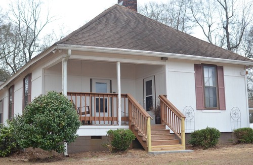 Goshen House | Beautiful 3-bedroom house - country living on the outskirts of Troy and Luverne.