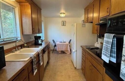 Seattle Metro Area House | Beautiful 3 Bedroom Shoreline Guesthouse