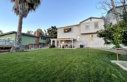 Woodland Hills House | Beautiful 3 Bedroom with Gorgeous View & Backyard