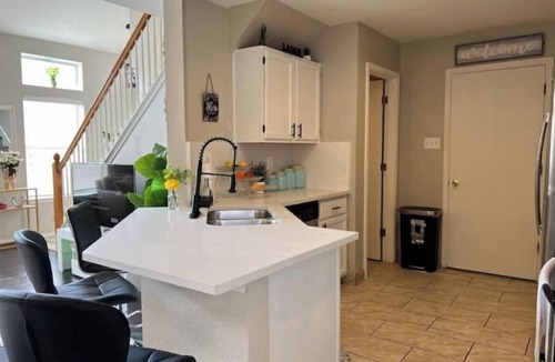 Wetmore House | Beautiful 3 Bedroom Home