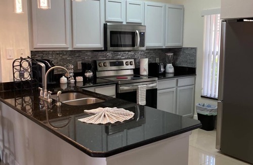 Lake Berkley House | Beautiful 3 Bedroom Villa on the Lake - No Carpet! New Hot Tub