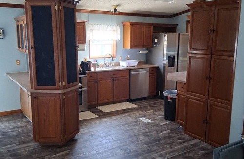 Wyandotte House | Beautiful 3 bedroom waterfront home on Grand Lake