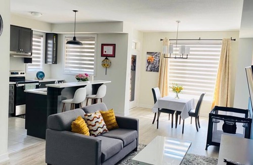 Stoney Creek House | Beautiful 3 bedrooms/1.5 baths townhome