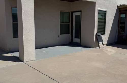 Biggs Field House | Beautiful 3 bedrooms 2 bathrooms home sparkling clean.