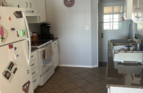 Wolcott Cottage | Beautiful 3 br/2 bath waterfront cottage available to view the eclipse!