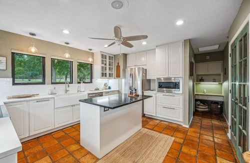 Annetta North House | Beautiful 3 br 3 bath home with pool just minutes from Fort Worth