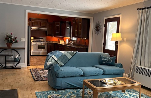 Colchester House | Beautiful 3 BR Cedar Ranch Home with Awesome Master and Cooks Kitchen