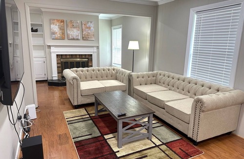 Pimmit Hills House | Beautiful 3 BRs 2 Baths 15 min to DC
