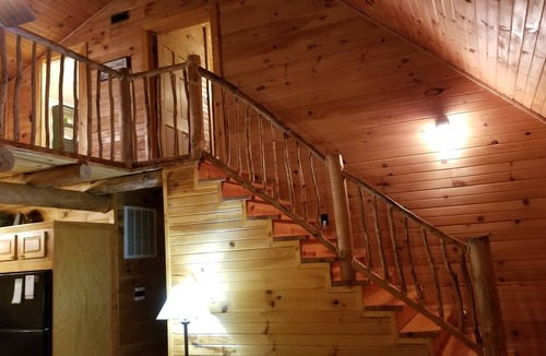Jasper Cabin | Beautiful 3-story Cabin on the Little Buffalo!