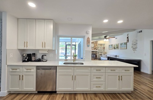 Gulf Gate Woods House | Beautiful 3B/2B Heated Pool Home Near Siesta Beach