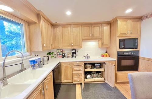 Kirkland Apartment | Beautiful 3bd 2ba vacation home