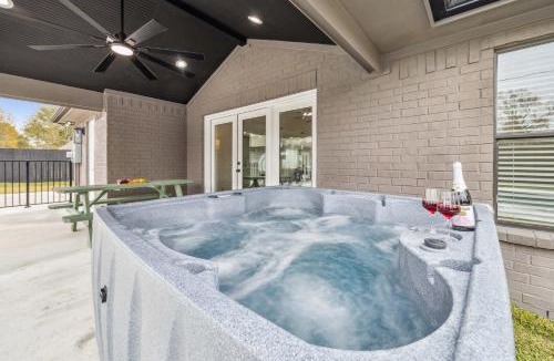Westbury House | Beautiful 3BD 2BATH Comfortable Home In Houston