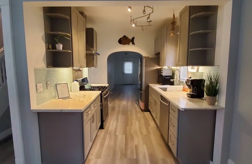 Northeast South Bend House | BEAUTIFUL 3bd 2br/BLOCKS AWAY FROM NOTRE DAME/EDDY ST