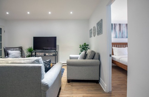 Quartier des Spectacles Apartment | Beautiful 3BDR 4BEDS Heart of Downtown