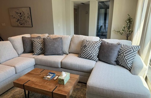 Downtown Halifax Apartment | Beautiful 3Bed/2Bath Apartment