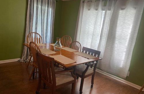 Bridge City Apartment | Beautiful 3Bed in Bridge City