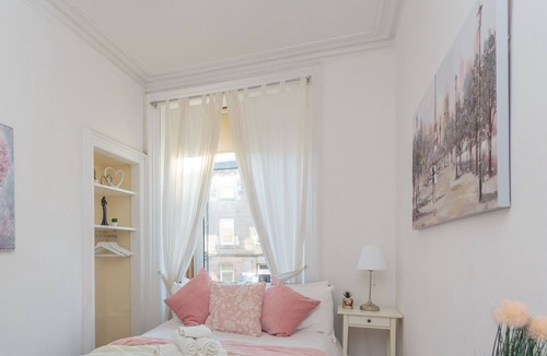 Leith Apartment | Beautiful 3bed Pitt st. Apartment