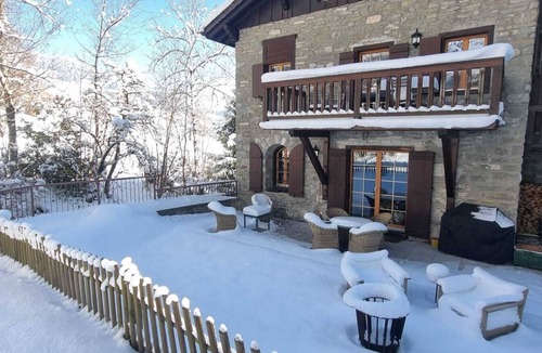 Chateau-d'Oex House | Beautiful 3BR Apartment With Terrace