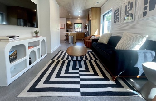 MLK House | Beautiful 3D Home 10 Minutes from Downtown | 4BD 3BA | Cowboy Pool