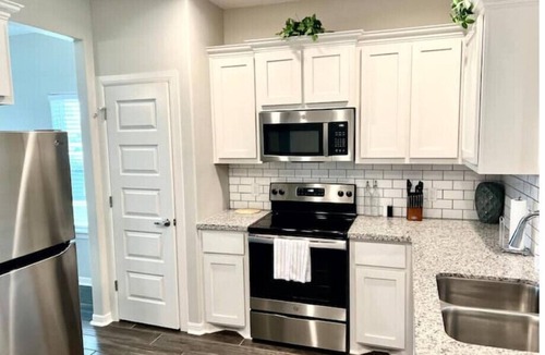 Edinburg House | Beautiful 3R-2B Home in Quiet Community