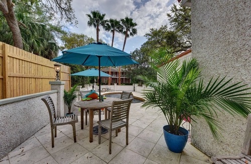 East Beach House | Beautiful 4 bed, 5 full bath, East Beach with Pool, 3 houses from East Beach