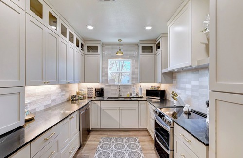 Georgetown House | Beautiful 4 bed, 3 bath house in Historic Georgetown & Close to the University.
