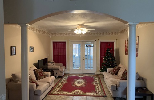 Peach Orchard House | Beautiful 4 bed/3Bath House for Master’s Week