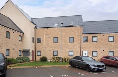 Newport Pagnell Apartment | Beautiful 4 Bed Flat In Milton Keynes With Parking