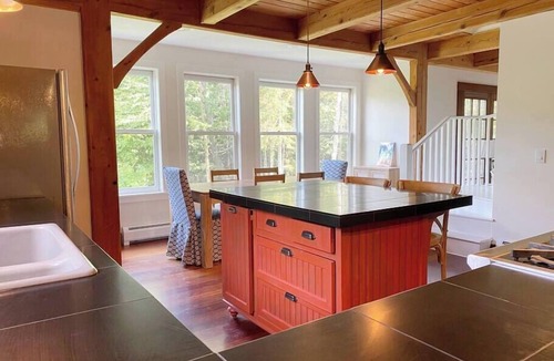 Moscow House | Beautiful 4 Bed Home in a Tranquil, Ideal Setting