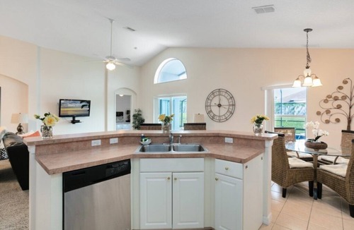 Highgate Park Villa | Beautiful 4 Bedroom 3 Bathroom pool and spa Villa In Secure Gated Community
