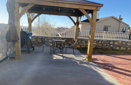 El Paso House | Beautiful 4 bedroom home w/heated pool and jacuzzi….